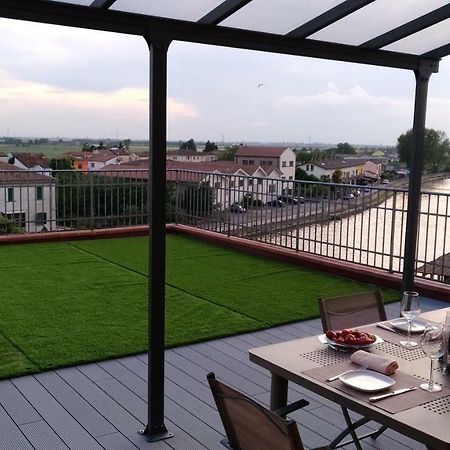 Palazzo Spada - Attico Con Terrazza Vista Fiume In Centro Codigoro Eksteriør bilde